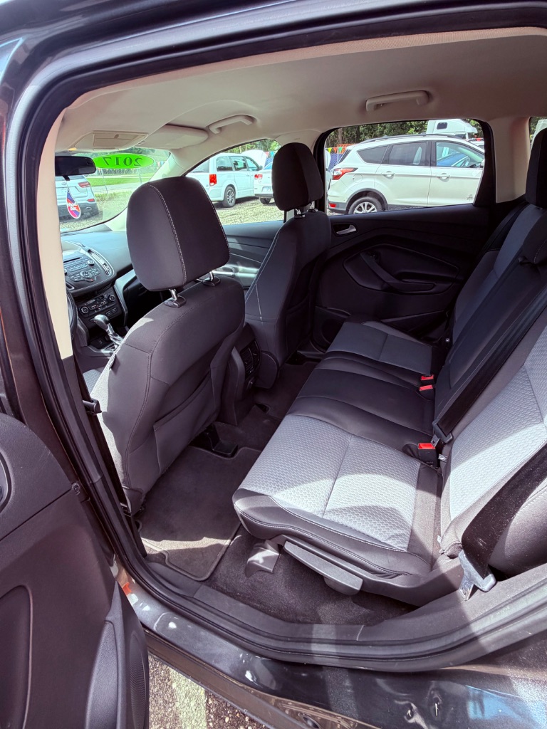 2017 Ford Escape SE - Photo 9